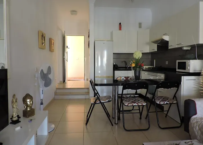 Yucca Park Fanabe Apartment *